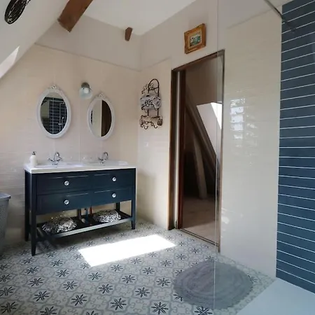 Costa Del Porte : Maison De Charme Au Coeur Du Village Classe De Avec Vue***** *